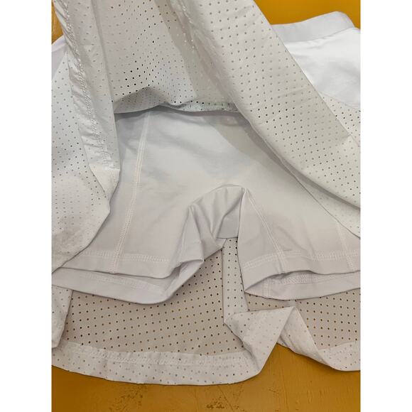 L'Etoile Sport High Waisted Mini Tennis Skirt with Built-in Short White XS NWT - Picture 7 of 7